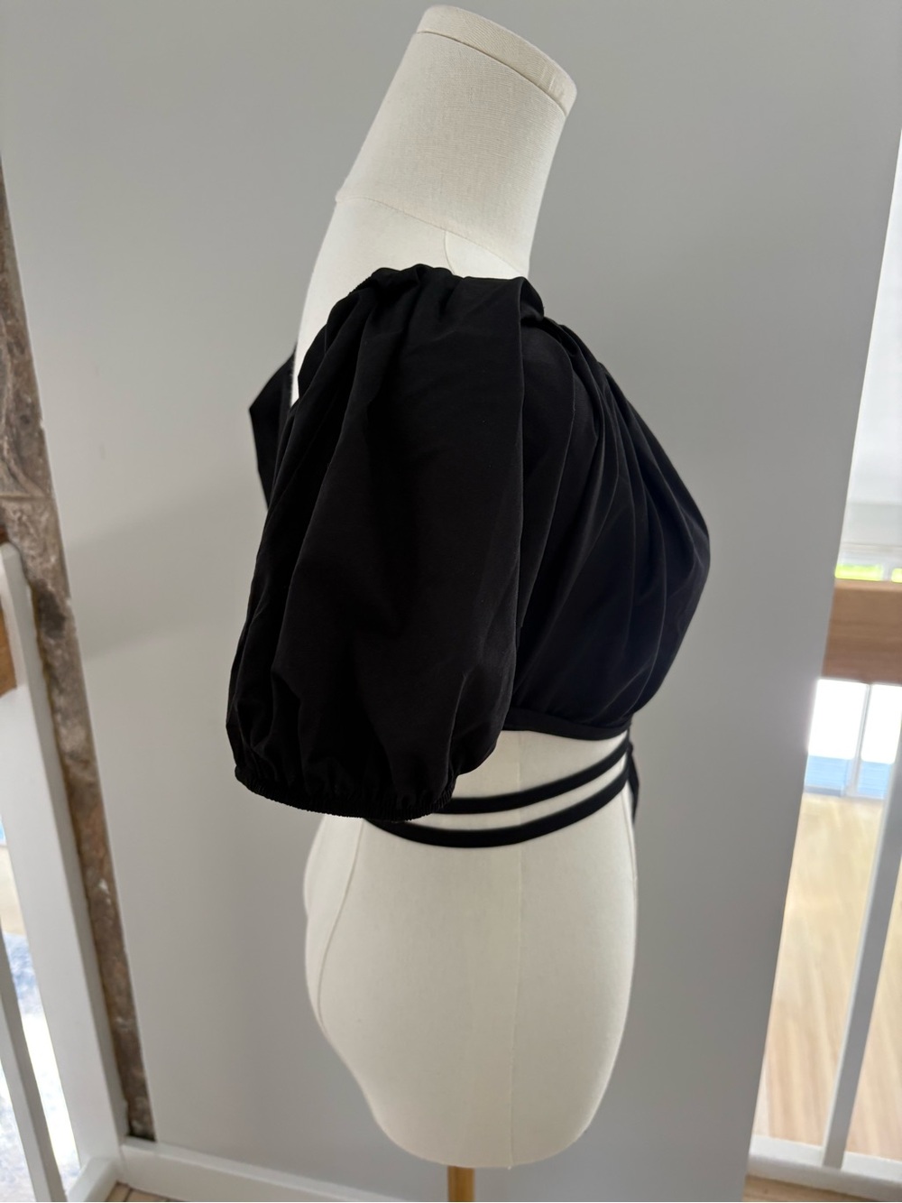 Zara Black Puff-Sleeve Wrap Crop Top - Picture 2 of 5